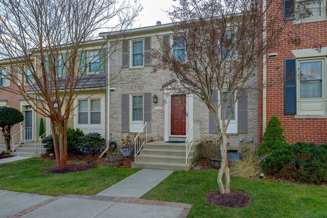 Building Photo - Beautifully Updated Townhome in Rockville