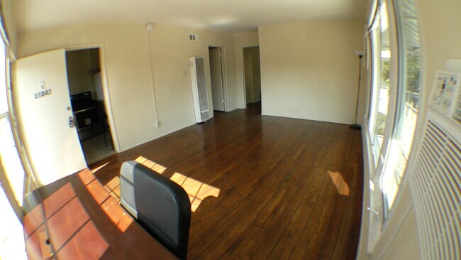 Foto del edificio - 11047 Ophir Dr