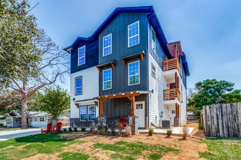 Primary Photo - 511 N Davis Dr