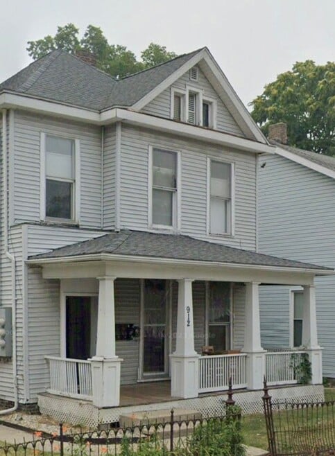 Building Photo - 912 N 10th St