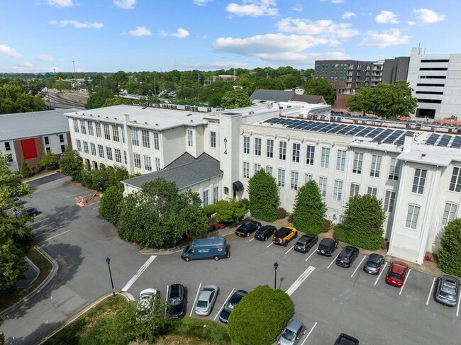 Building Photo - 614 Capital Blvd