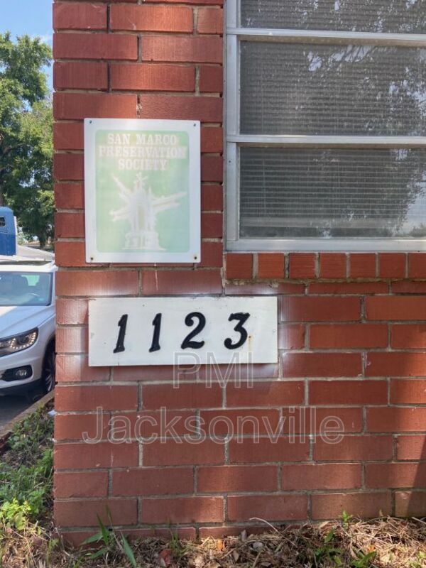 Foto principal - 1123 Lasalle St