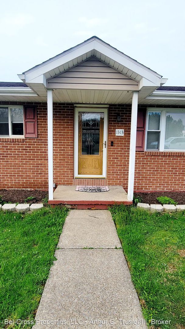Foto del edificio - 3 br, 2 bath House - 1313 Airport Blvd