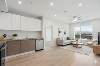 Building Photo - 1516-1516 McCallum Rd