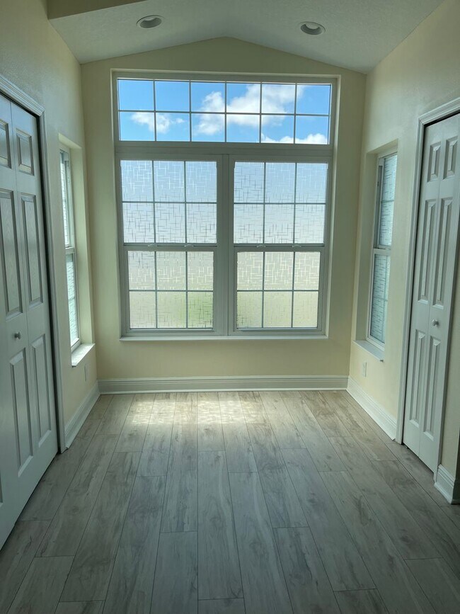 Building Photo - 10114 Briar Cir