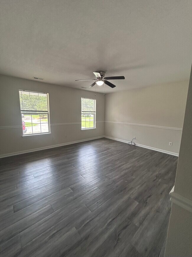 Foto del edificio - 9894 Bettis Estates Ln