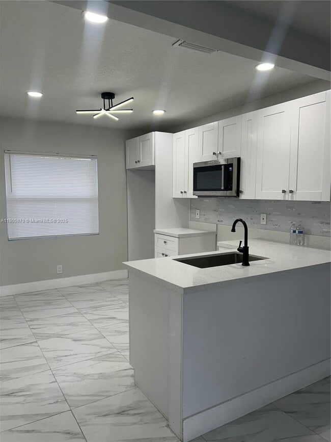 Foto del edificio - 6036 Buchanan St