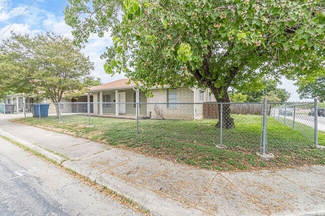 Building Photo - 602 Catalina Ave