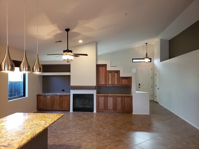 Foto del edificio - 3224 E Desert Cove Ave
