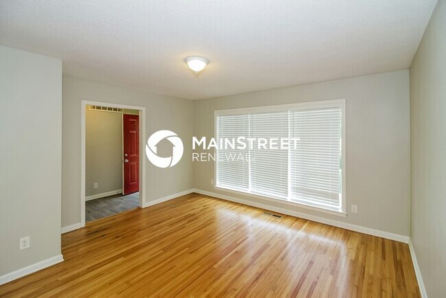 Building Photo - 3 Bedroom Pet-Friendly Home in Memphis, TN with Main Street Renewal