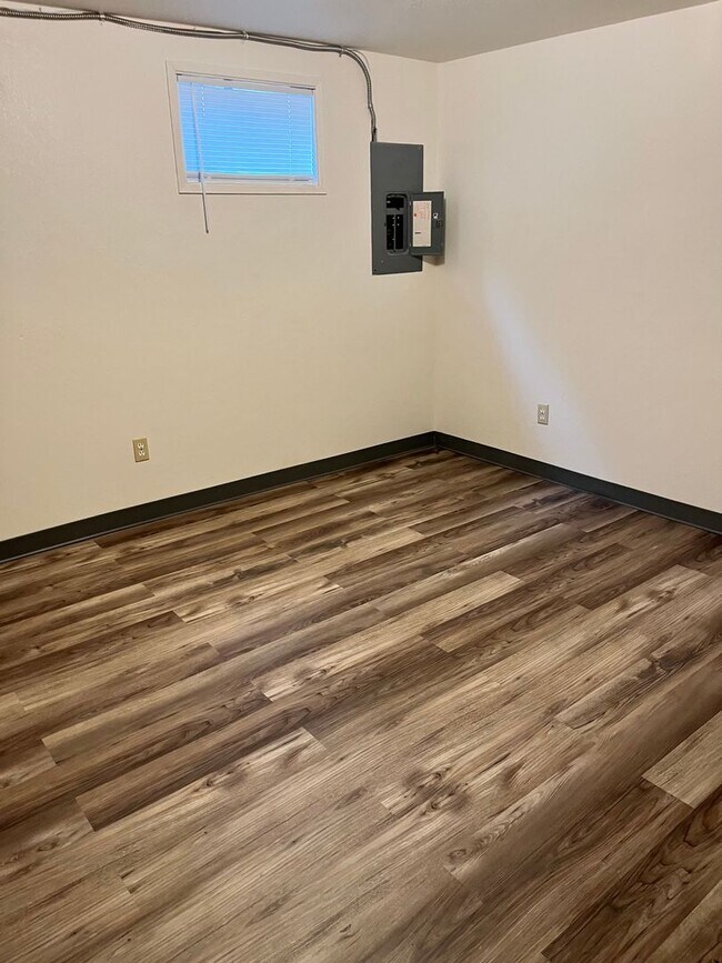 Foto del edificio - 730 E Baldwin Ave