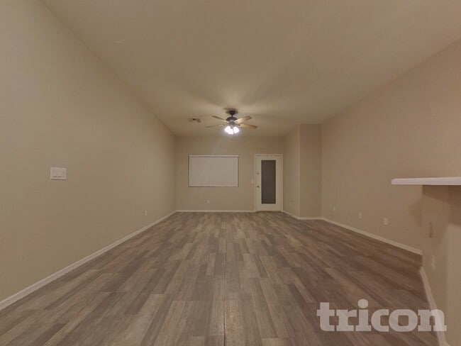 Foto del edificio - 11910 W Jackson St