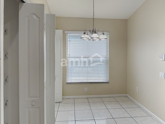 Building Photo - 1027 Summer Breeze Dr