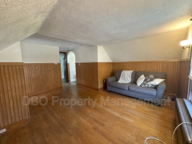 Foto del edificio - 14 Leach Ave