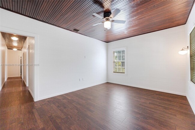 Building Photo - 3826 Oak Ave