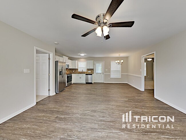 Building Photo - 1657 Lemming Dr SE