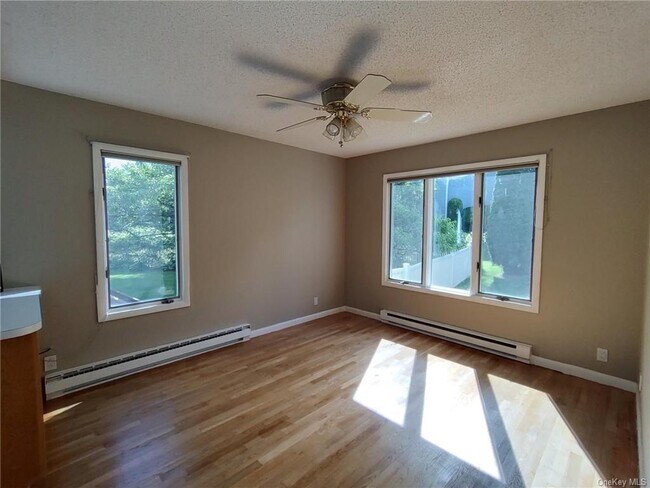 Foto del edificio - 3064 Ferncrest Dr
