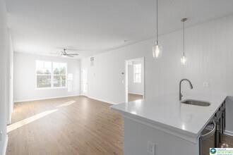 Building Photo - 430 Cambria St