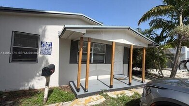 Building Photo - 505 N 24th Ave