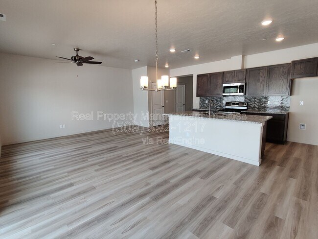 Foto del edificio - 3918 W 5th Pl