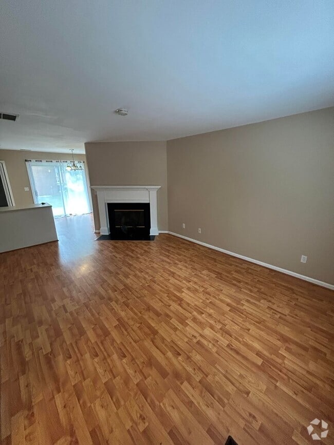 Building Photo - 128 Friar Ln