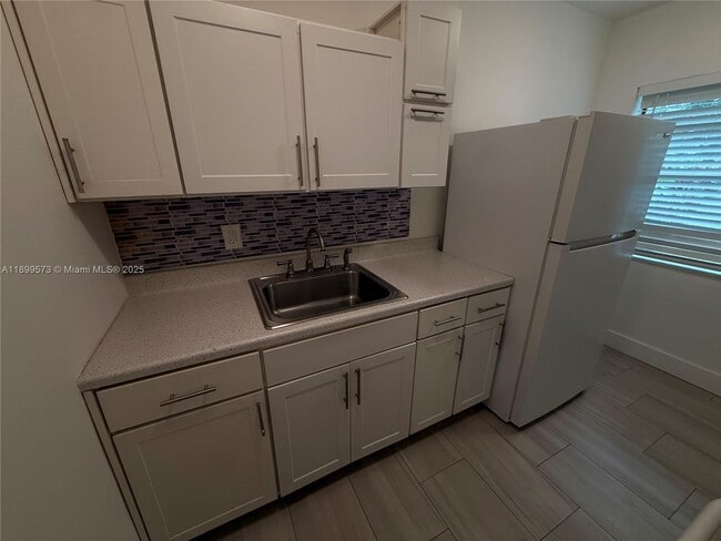 Foto del edificio - 930 SW 29th St