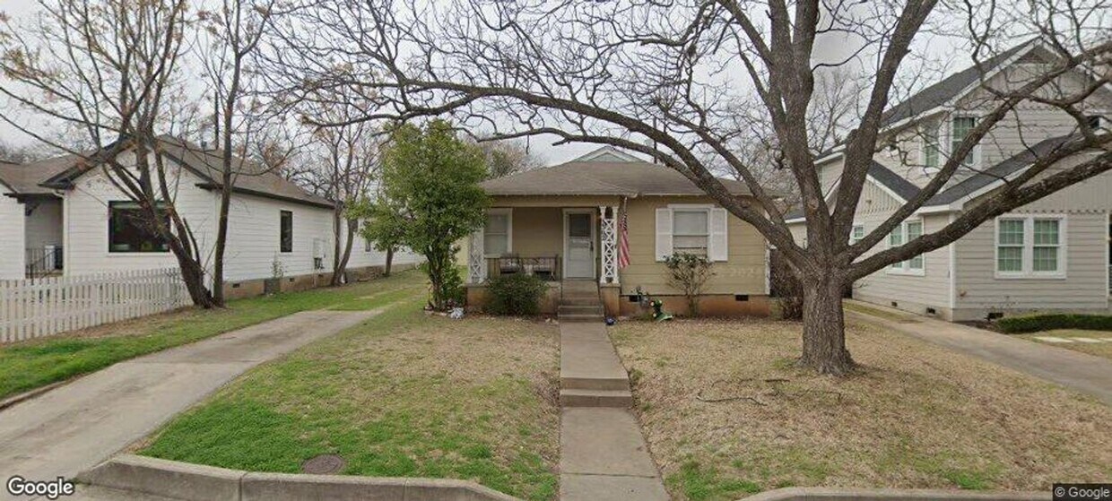 Primary Photo - Bungalow Featuring 3 Bedroom, 1 Bath in th...