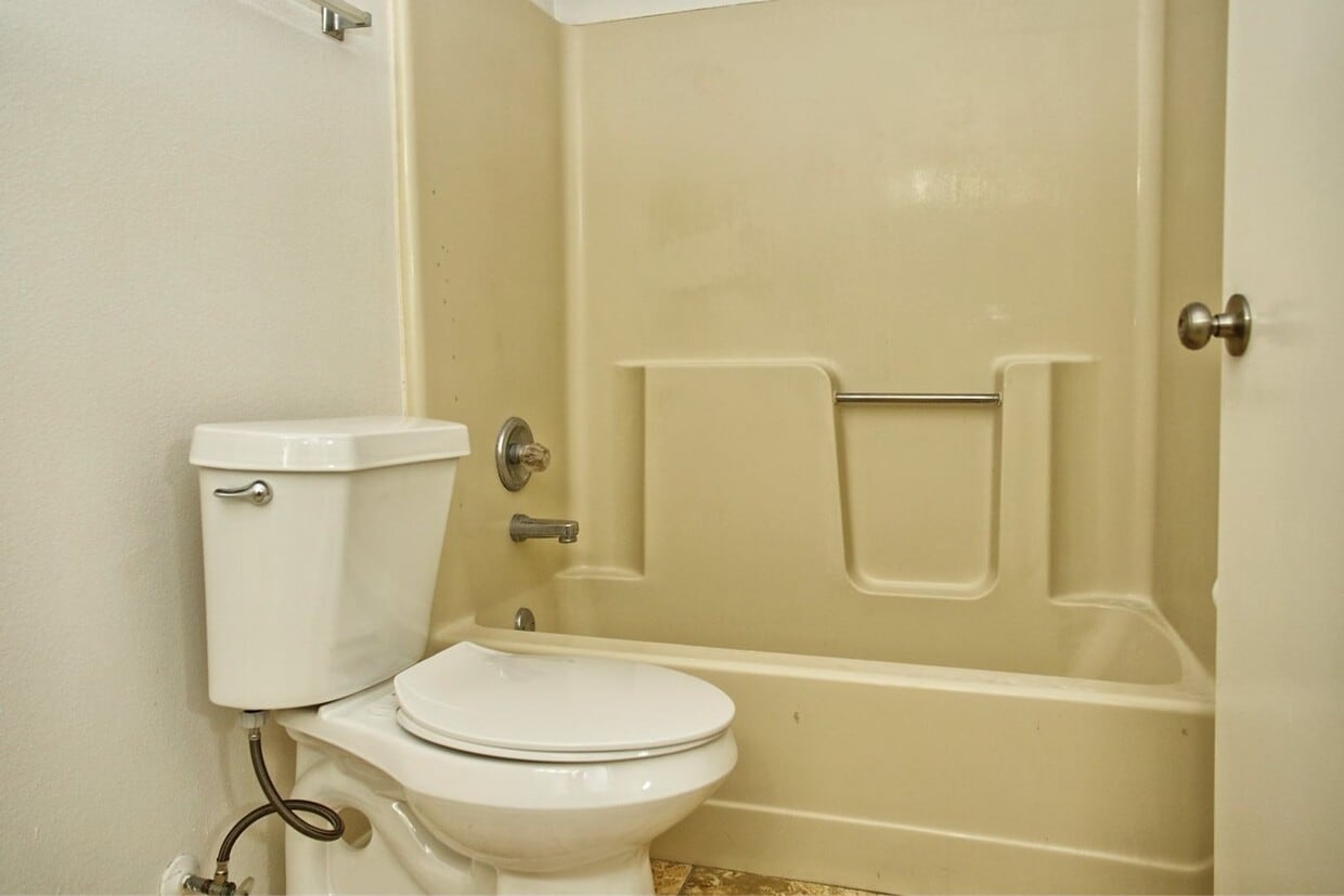 Primary Photo - Single family home in Winter Park! Availab...