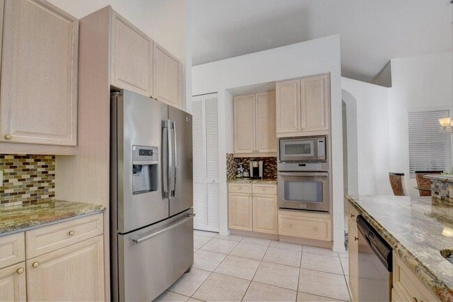 Building Photo - 18700 Ocean Mist Dr