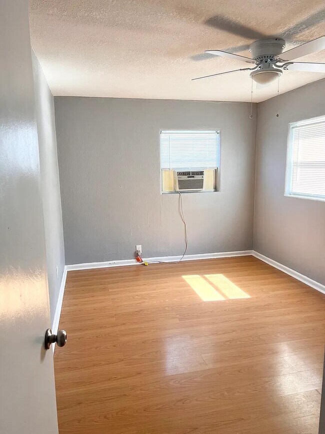 Building Photo - 2204 St Lucie Blvd