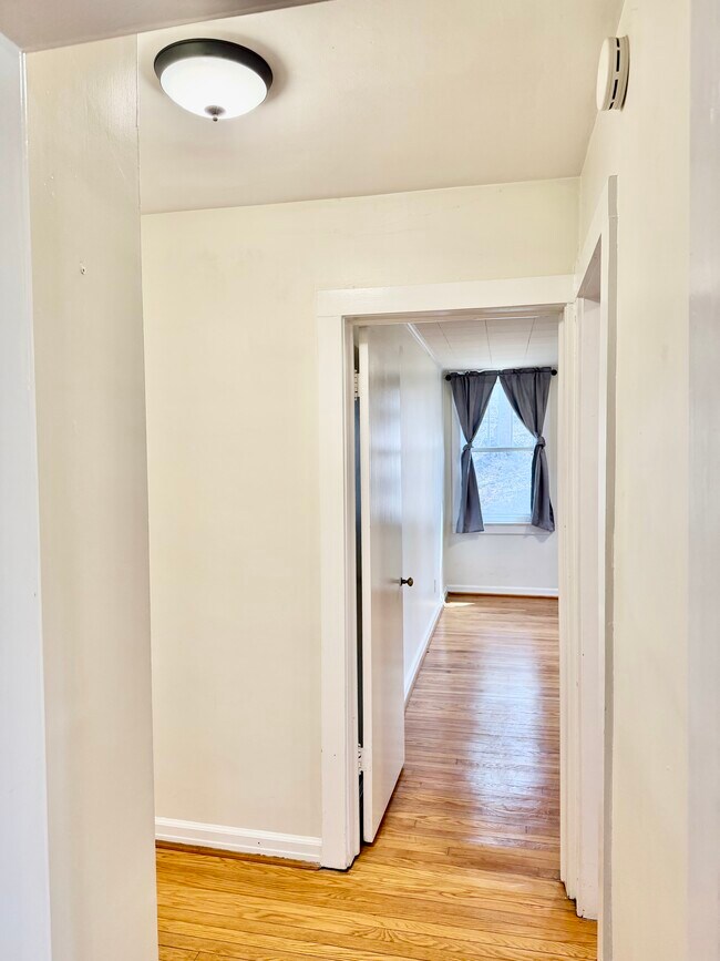 Foto del edificio - 4 Hillside Ave