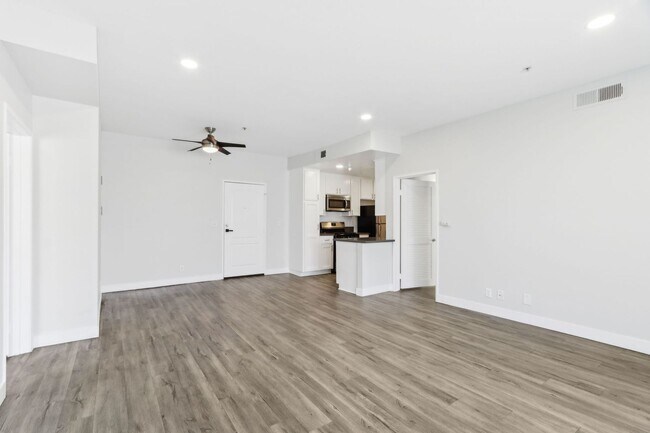 Foto del interior - 7057 Lanewood Ave