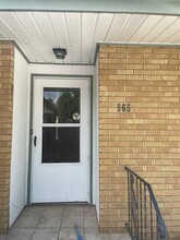 Building Photo - 565 S 19th Ave