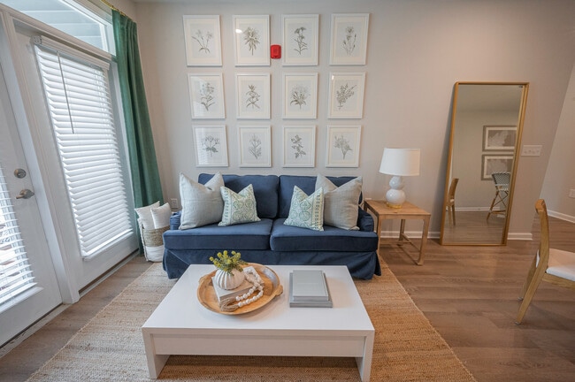 Building Photo - Hawthorne Waterside