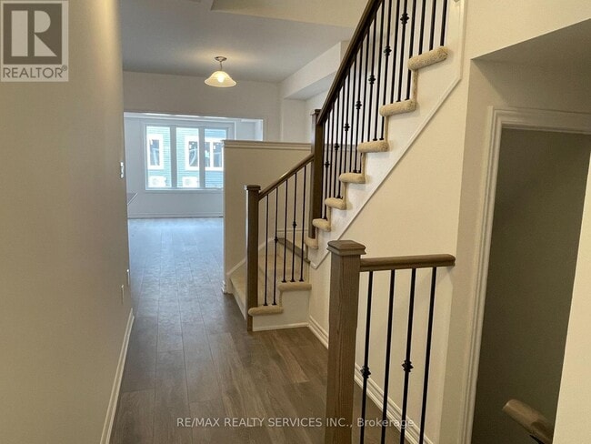 Building Photo - 156 Sanders Rd