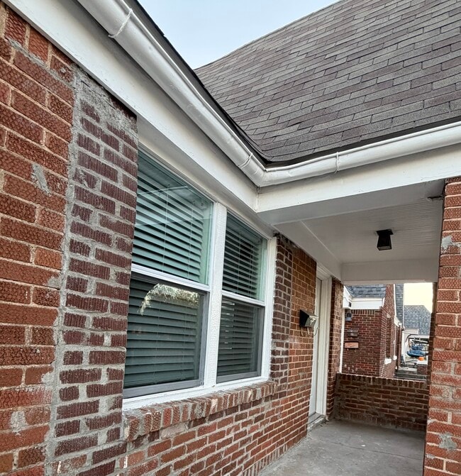 Building Photo - 2536 NW 21st, Okla