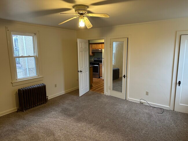 Master bedroom - 422 Hays Ave