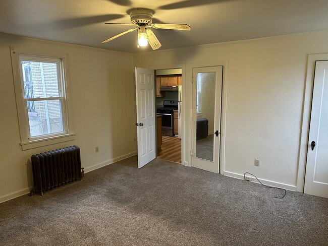 Master bedroom - 422 Hays Ave