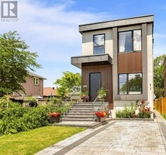 Building Photo - 10 Hamstead Ave