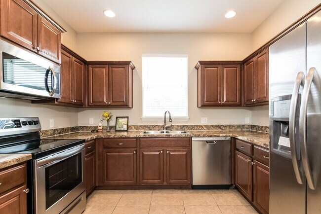 Foto del edificio - 955 Krenson Woods Rd