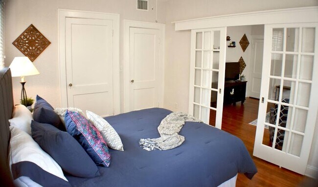 Foto del edificio - 407 S Melville Ave