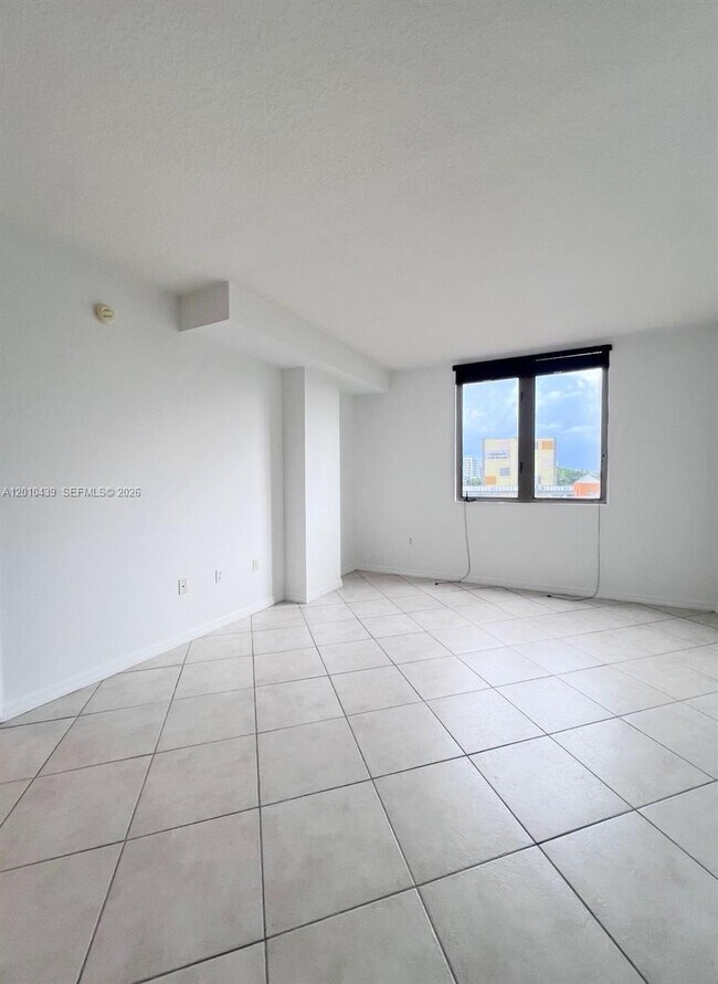 Building Photo - 2630 SW 28th St