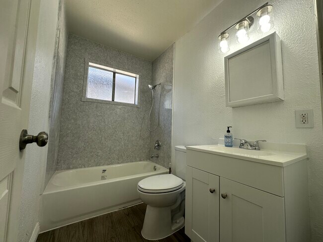 Foto del edificio - 2508 E Mesquite Ave