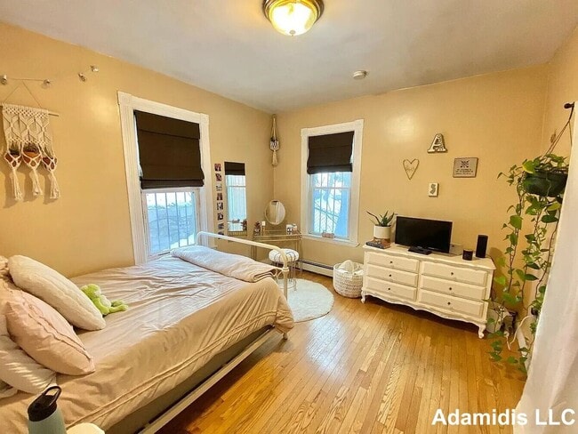 Building Photo - 20 Eldora St