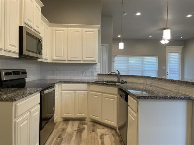 Building Photo - 3311 Windcrest Dr