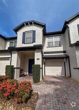 Building Photo - 10398 Park Commons Dr