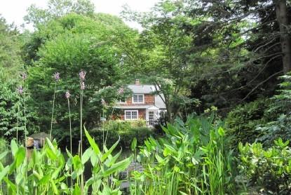 Foto del edificio - 883 Noyack Rd