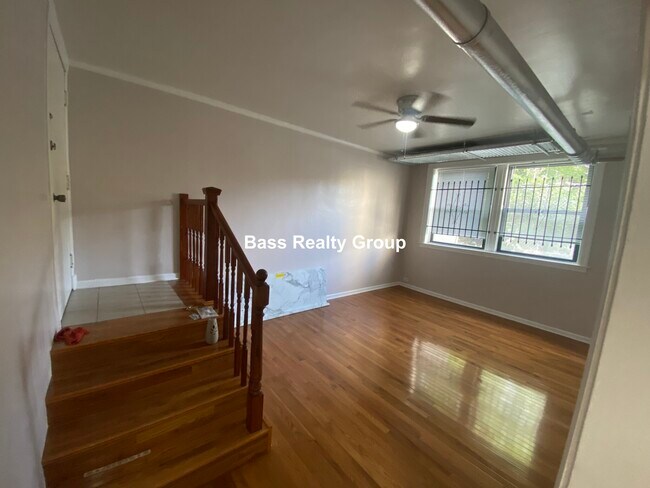 Foto del edificio - 5124 S Harper Ave