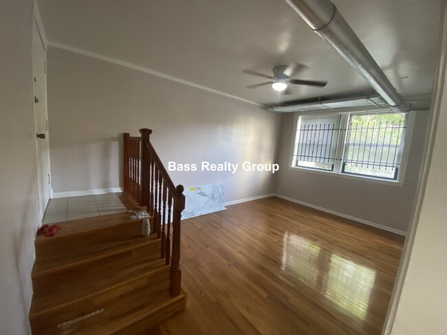 Building Photo - 5124 S Harper Ave