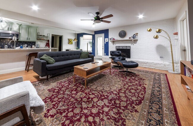 Foto del edificio - The Perfect Blend of Comfort, Style & Functionality in Ridglea Hills!